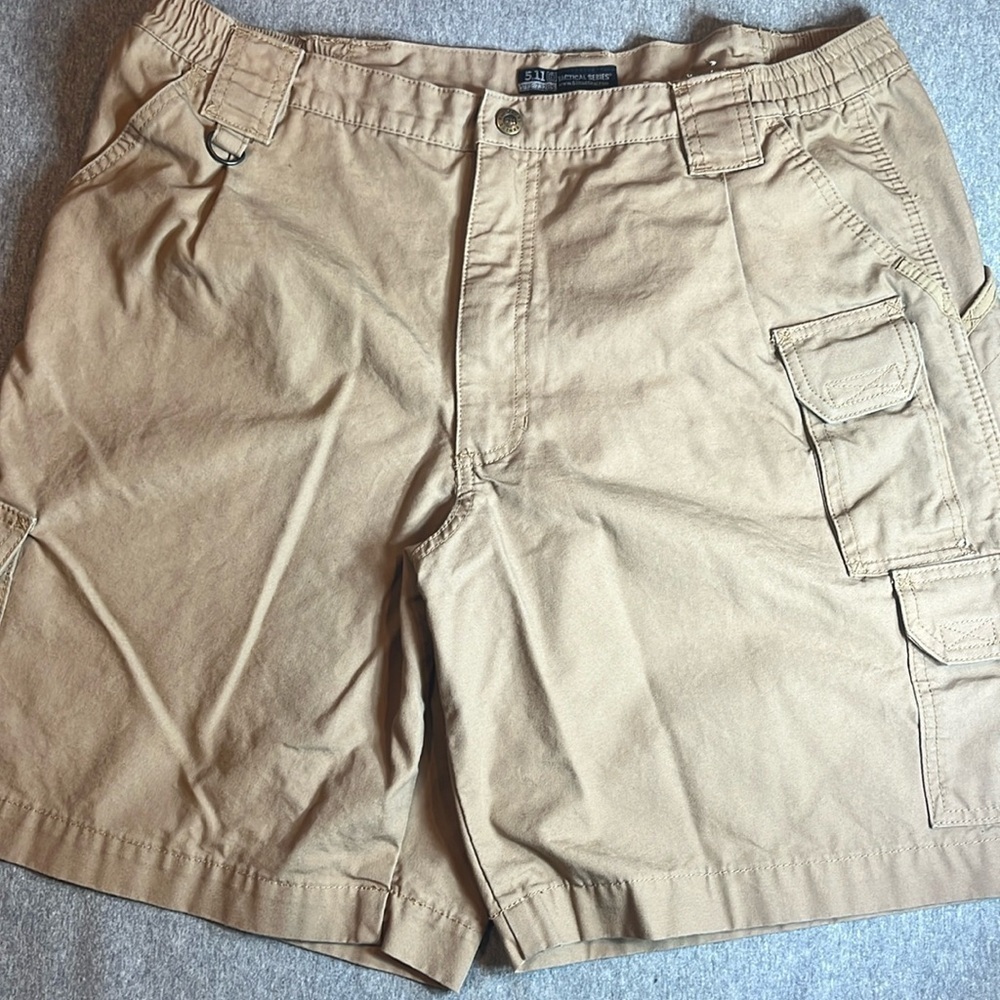 5.11 Tactical Series cotton canvas cargo shorts, size 40